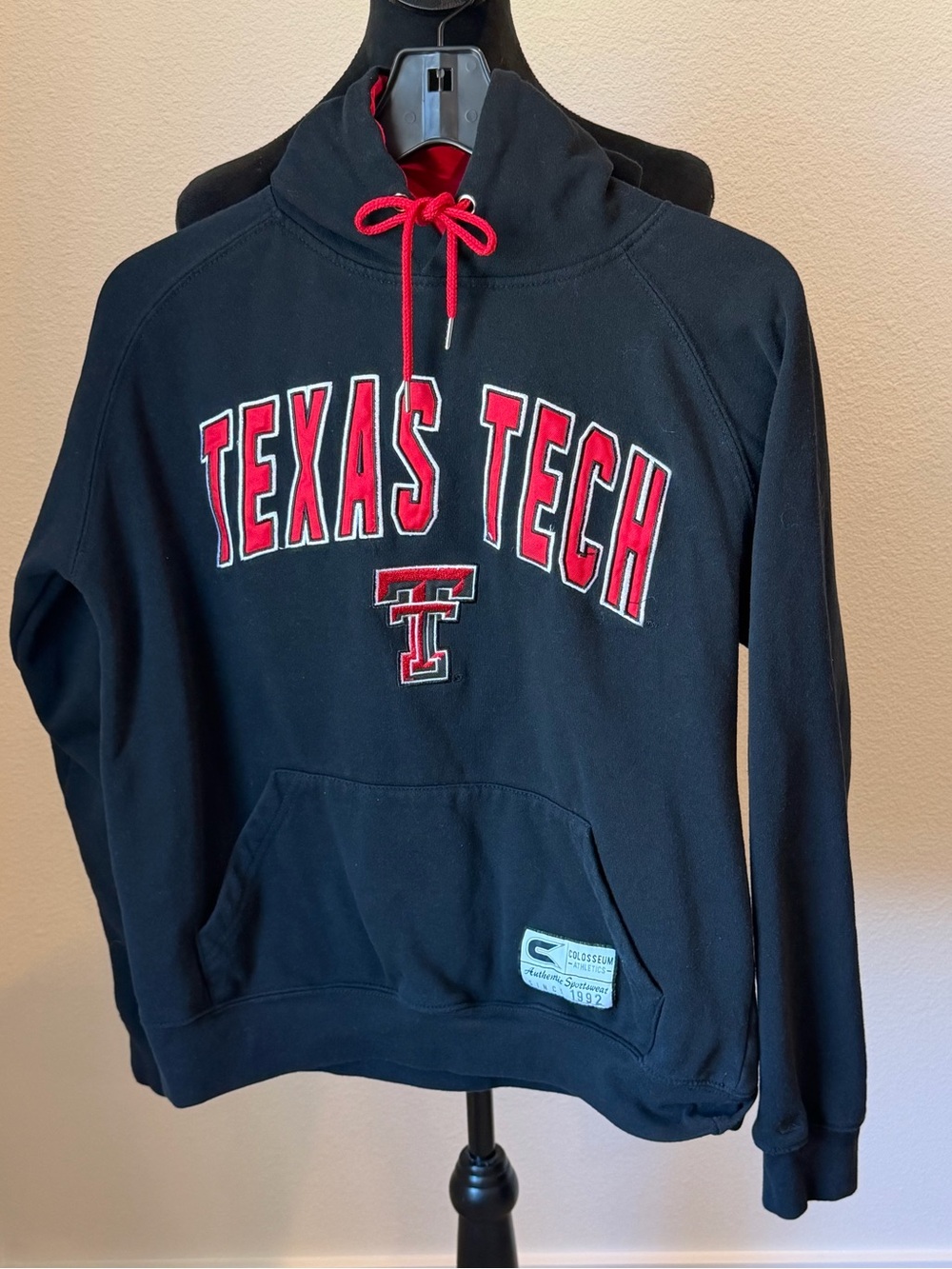 Texas Tech Logo Pullover Hoodie by Colosseum Mens Size S